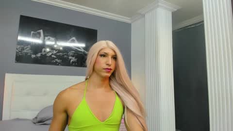 Isa Lancaster online show from 3, 2, 2025