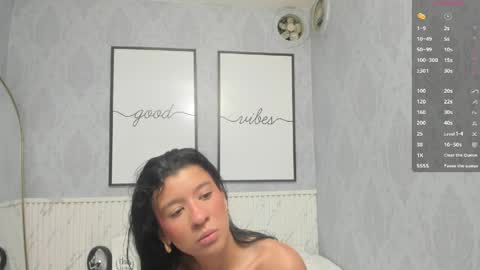 Snapshot of isa_little4u chatting on 22, 4, 2026 online show from 22, 4, 2026