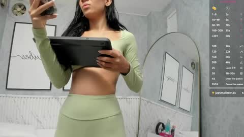 Snapshot of isa_little4u chatting on 13, 5, 2026 online show from 13, 5, 2026
