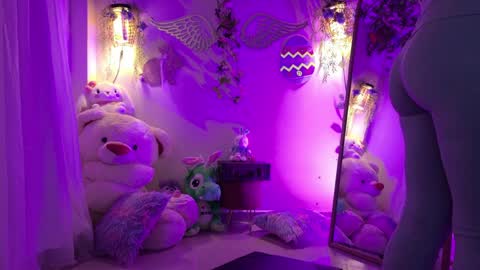 Isabella        online show from 4, 4, 2026