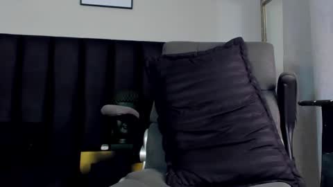 isaac_cryston online show from 2, 3, 2025