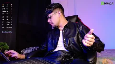 Isaac Saenz. online show from 9, 11, 2025