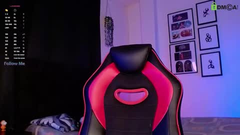 Isaac Saenz. online show from 22, 11, 2025