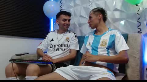 Snapshot of isaac_tan chatting on 13, 9, 2025 Isaac tan online show from 13, 9, 2025