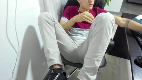 Isaac online show from 7, 10, 2025