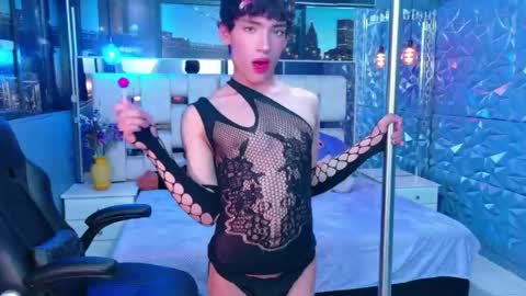 Snapshot of isaacnova chatting on 21, 4, 2026 isaacnova online show from 21, 4, 2026