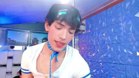 Snapshot of isaacnova chatting on 29, 4, 2026 isaacnova online show from 29, 4, 2026