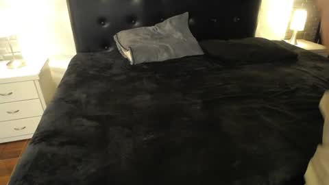 isaak_salomee online show from 27, 6, 2026