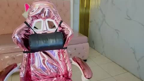 Snapshot of isabeau_s chatting on 3, 7, 2026 isabeau_s online show from 3, 7, 2026