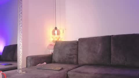 Isabela online show from 11, 4, 2026