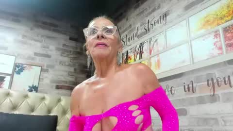 Snapshot of isabela_gomez3 chatting on 10, 6, 2026 Isabela online show from 10, 6, 2026