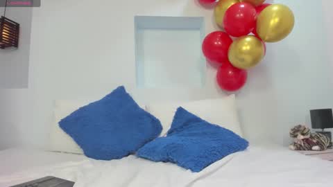 Snapshot of isabela_parkerr chatting on 3, 10, 2025 Mommy Isa online show from 3, 10, 2025