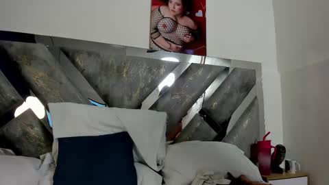 Snapshot of isabela_parkerr chatting on 11, 1, 2026 Mommy Isa online show from 11, 1, 2026