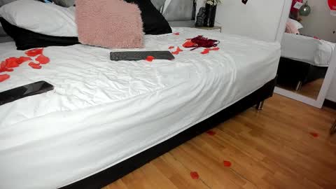 Snapshot of isabela_parkerr chatting on 16, 2, 2026 Mommy Isa online show from 16, 2, 2026