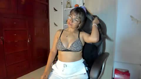 Snapshot of isabella22_1 chatting on 12, 2, 2026 Isabella22 1 online show from 12, 2, 2026