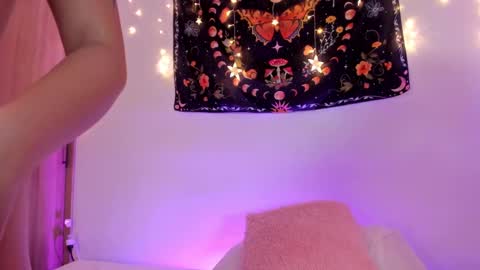 Isa...  online show from 8, 2, 2025