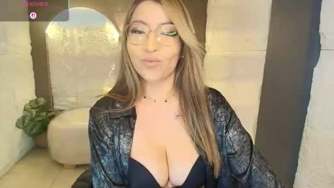 Snapshot of isabella__r chatting on 2, 2, 2026 Isa online show from 2, 2, 2026