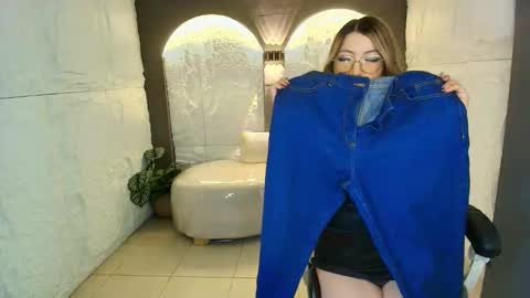 Snapshot of isabella__r chatting on 13, 2, 2026 Isa online show from 13, 2, 2026