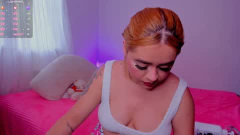 Snapshot of isabella_arias1 chatting on 27, 12, 2024 Isabella Arias online show from 27, 12, 2024