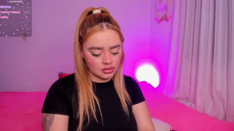 Snapshot of isabella_arias1 chatting on 6, 1, 2025 Isabella Arias online show from 6, 1, 2025