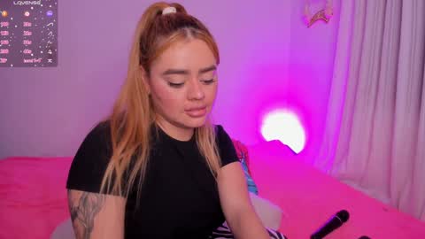 Snapshot of isabella_arias1 chatting on 6, 1, 2025 Isabella Arias online show from 6, 1, 2025