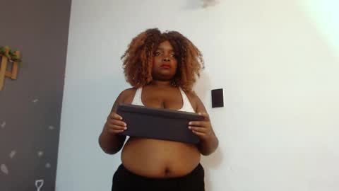Snapshot of isabella_brown19 chatting on 15, 10, 2025 ISABELLA online show from 15, 10, 2025