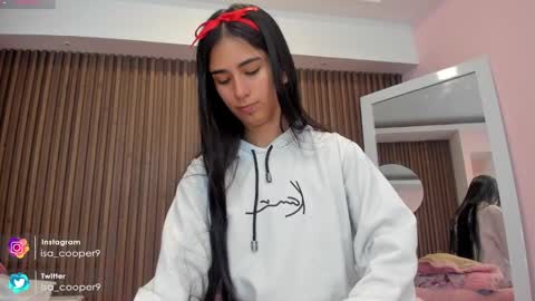 Isabella Cooper online show from 25, 1, 2025