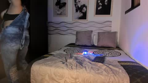Snapshot of isabella_diazx chatting on 25, 4, 2026 Isabella online show from 25, 4, 2026