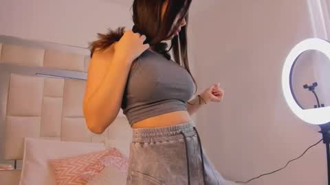 isabella_gomez11 online show from 5, 12, 2025