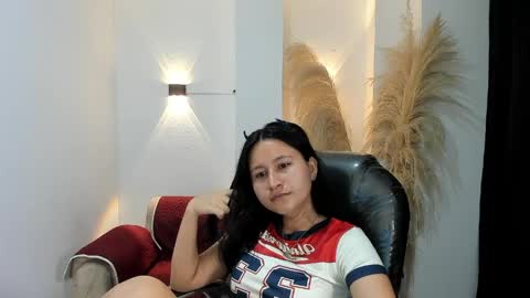 Snapshot of isabella_grace18 chatting on 6, 5, 2026 Isabella online show from 6, 5, 2026