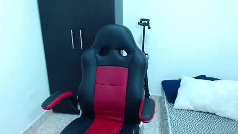 Snapshot of isabella_hots chatting on 11, 12, 2024  estefania online show from 11, 12, 2024