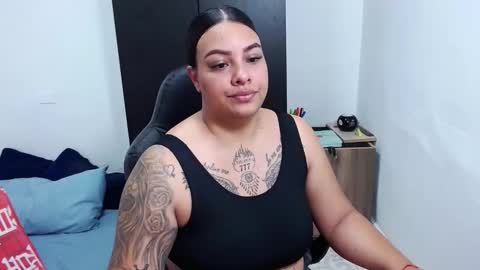 Snapshot of isabella_hots chatting on 30, 1, 2025  estefania online show from 30, 1, 2025