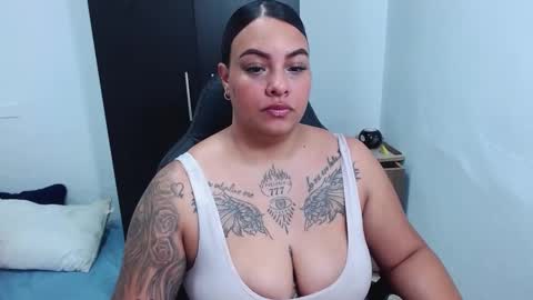Snapshot of isabella_hots chatting on 9, 2, 2025  estefania online show from 9, 2, 2025