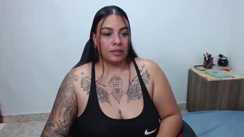 Snapshot of isabella_hots chatting on 21, 2, 2025  estefania online show from 21, 2, 2025