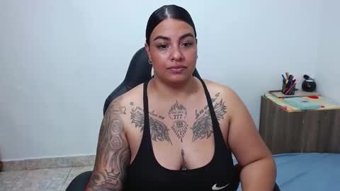 Snapshot of isabella_hots chatting on 22, 2, 2025  estefania online show from 22, 2, 2025