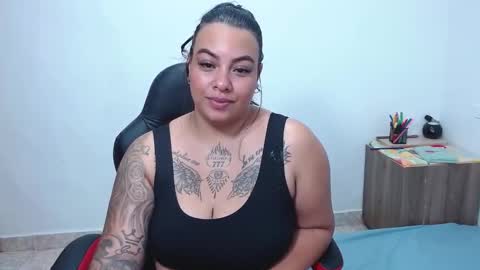 Snapshot of isabella_hots chatting on 26, 2, 2025  estefania online show from 26, 2, 2025
