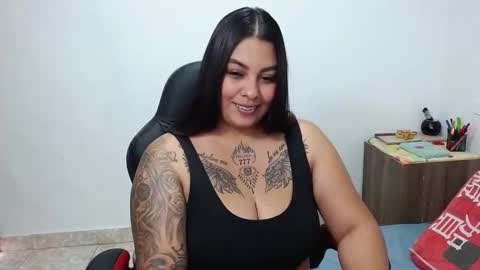 Snapshot of isabella_hots chatting on 7, 3, 2025  estefania online show from 7, 3, 2025