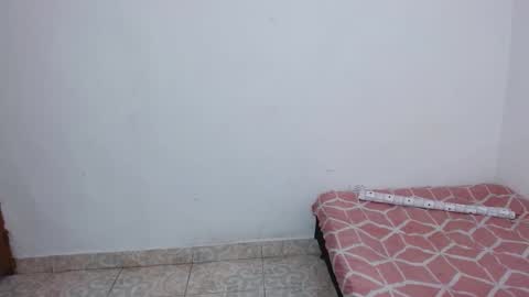 Snapshot of isabella_hots chatting on 21, 10, 2025  estefania online show from 21, 10, 2025