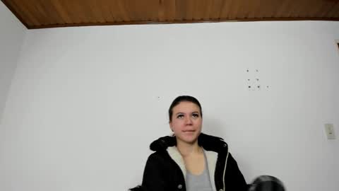 Snapshot of isabella_jaramillo chatting on 15, 11, 2025 isabella_jaramillo online show from 15, 11, 2025