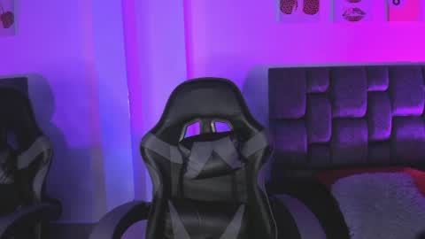 Isabella Moon9 online show from 6, 4, 2026