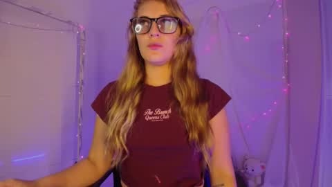 Snapshot of isabella_rross chatting on 27, 10, 2025 Isabella Rros online show from 27, 10, 2025