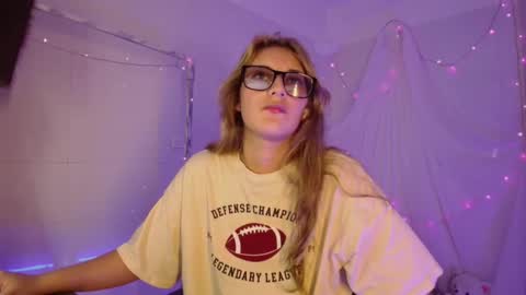 Snapshot of isabella_rross chatting on 5, 11, 2025 Isabella Rros online show from 5, 11, 2025