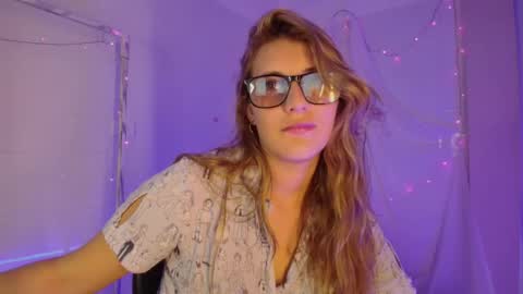 Snapshot of isabella_rross chatting on 13, 12, 2025 Isabella Rros online show from 13, 12, 2025