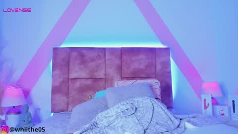 Isabella White online show from 24, 2, 2025