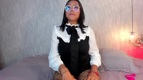 isabella zc online show from 9, 1, 2025