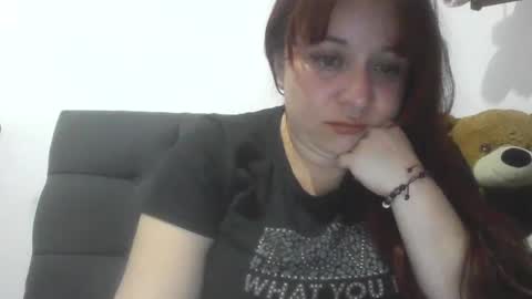 isabellaa_hills_ online show from 19, 4, 2026