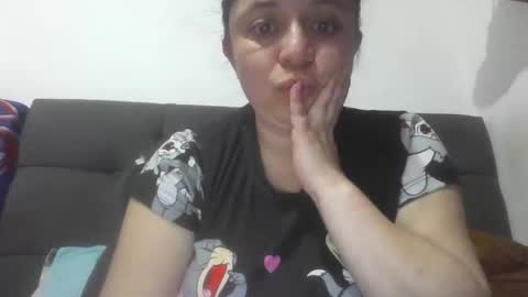 isabellaa_hills_ online show from 29, 4, 2026