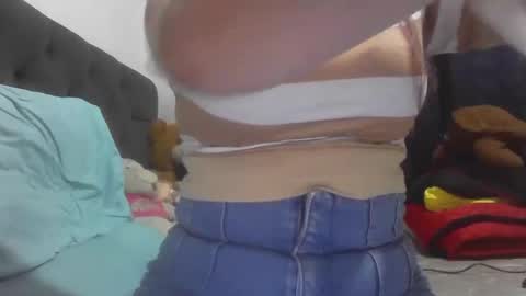 isabellaa_hills_ online show from 30, 4, 2026