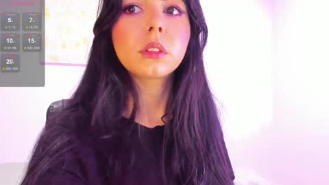 Instagram soybella01  online show from 28, 2, 2025