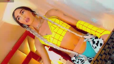Snapshot of isabellagirs chatting on 11, 10, 2025 isabellagirs online show from 11, 10, 2025